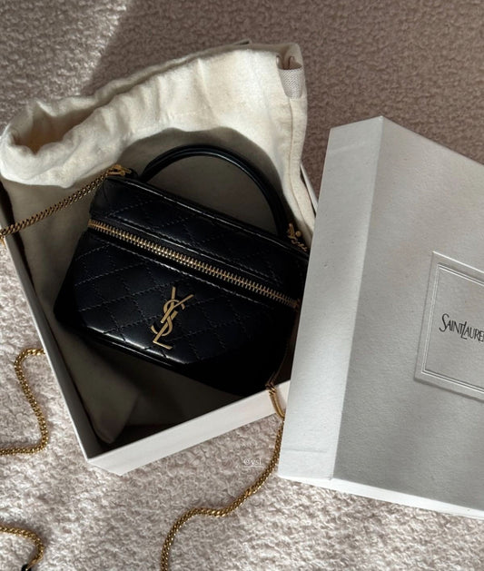 Vanity Yves Saint Laurent