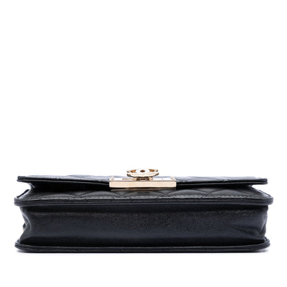 Chanel Matelassé Cuir d’agneau Golden Class Wallet on Chain