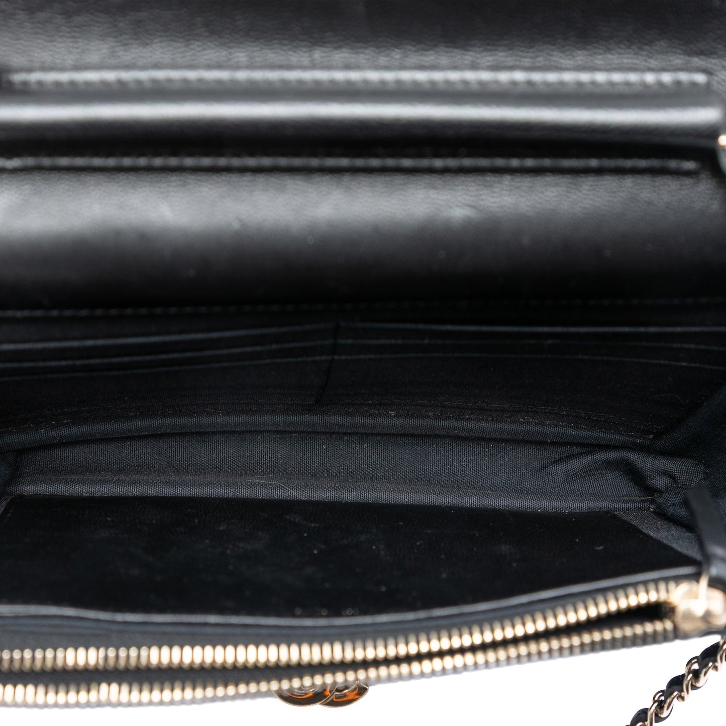 Chanel Matelassé Cuir d’agneau Golden Class Wallet on Chain