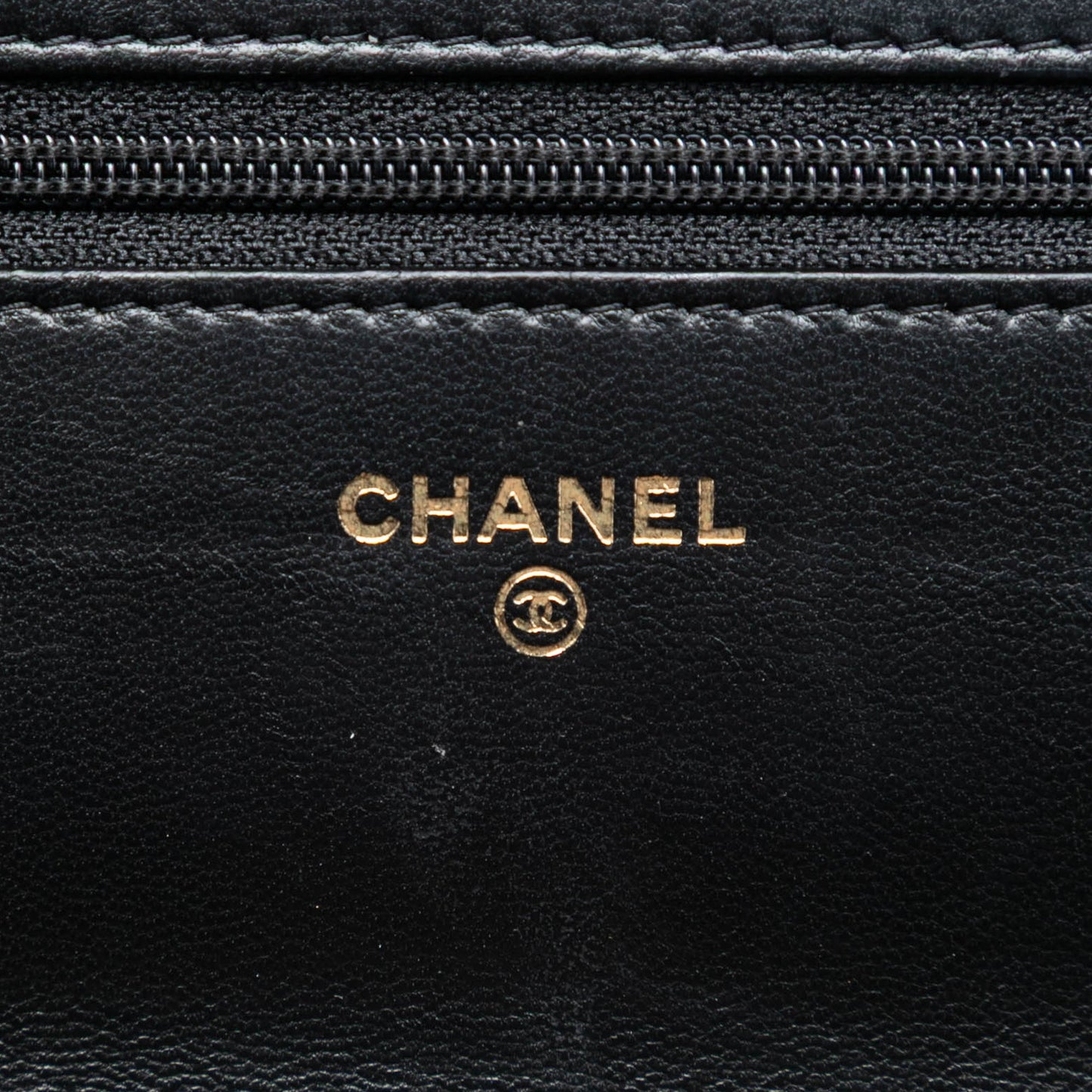 Chanel Matelassé Cuir d’agneau Golden Class Wallet on Chain